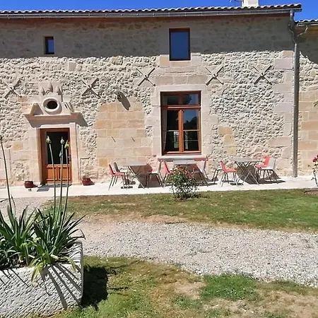 Casa vacanze Domaine De Gaïa, Piscine, Pétanque, Ping-pong, Proche Saint Emilion Guillac (Gironde)