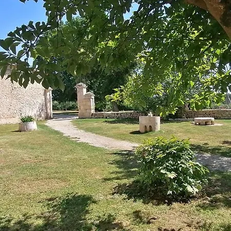 Domaine De Gaïa, Piscine, Pétanque, Ping-pong, Proche Saint Emilion Guillac (Gironde)